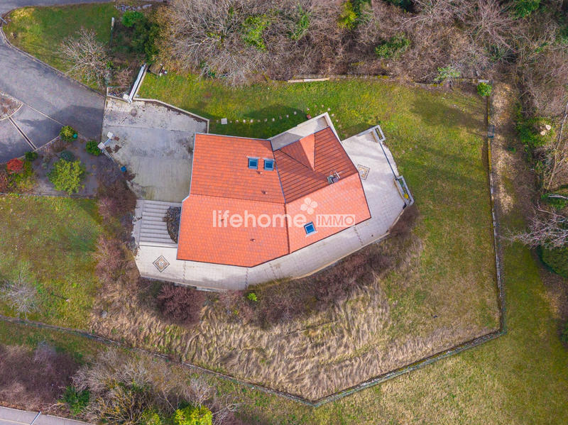 Maison - 175 m² - 7 pièces