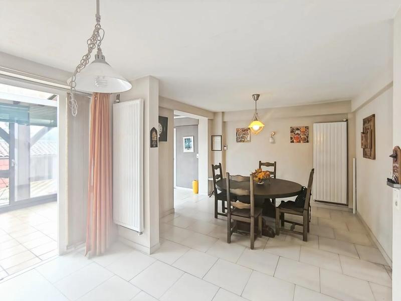 Maison - 158 m² - 8 pièces