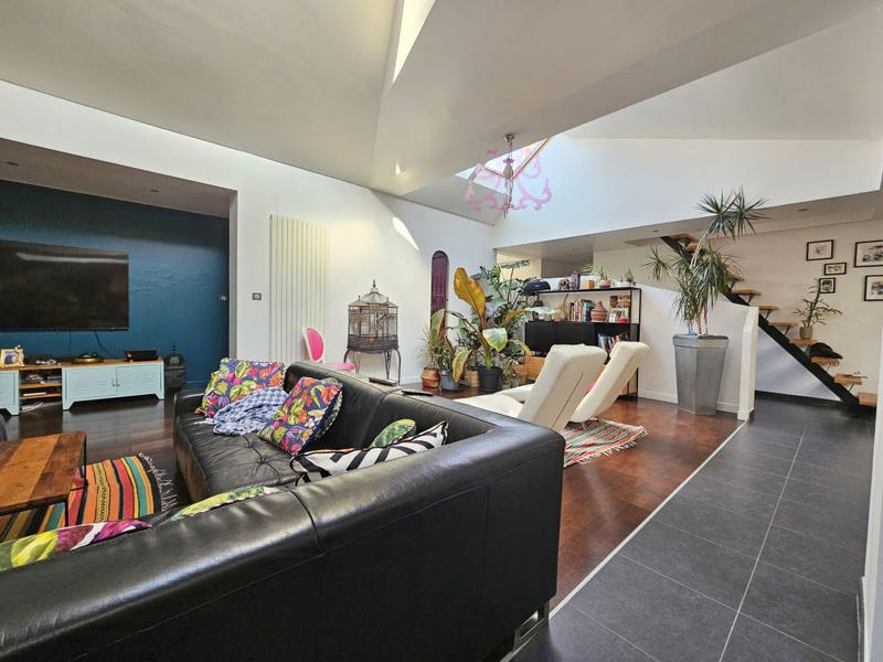 Loft - 224 m² - 5 pièces