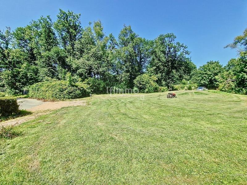 Propriété - 234 m² - 8 pièces