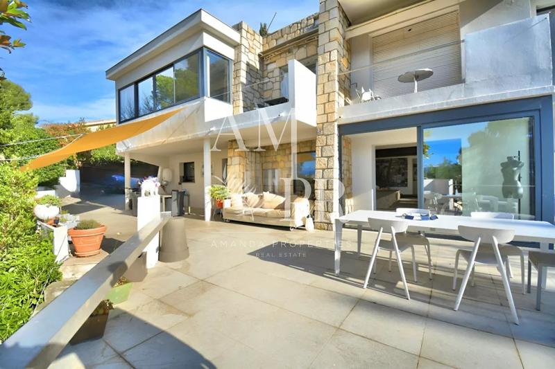 Villa - 233 m² - 7 pièces