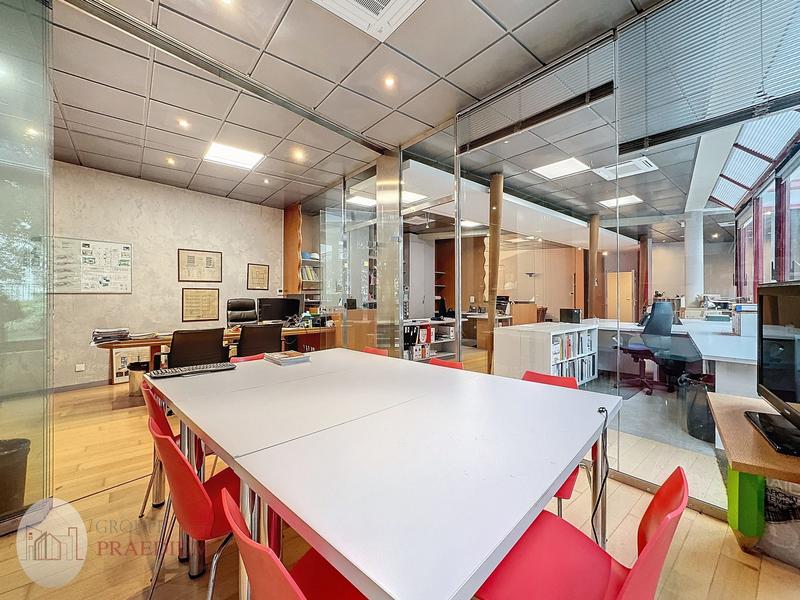 Bureau - 195 m²