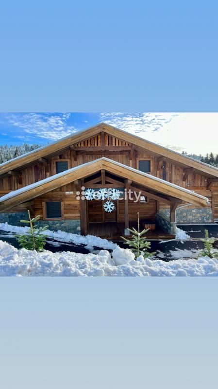 Maison - 330 m² - 10 pièces