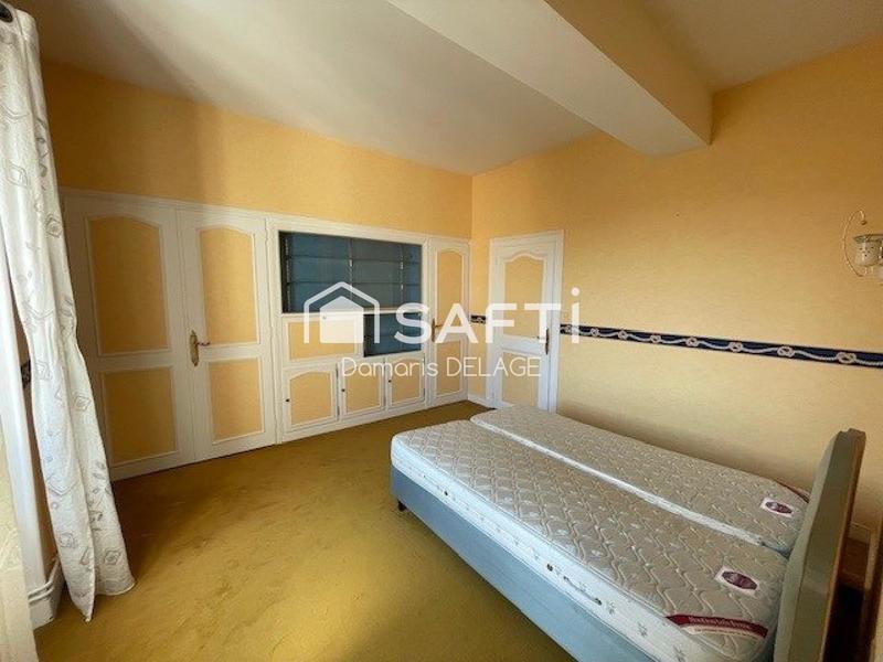 Maison - 225 m² - 9 pièces