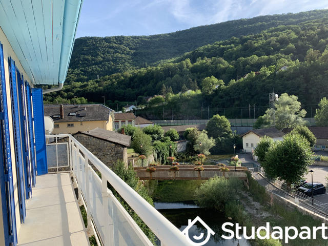 Appartement - 80 m² - 3 pièces