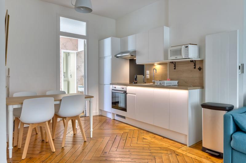 Maison - 280 m² - 10 pièces