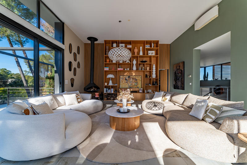 Maison - 365 m² - 8 pièces