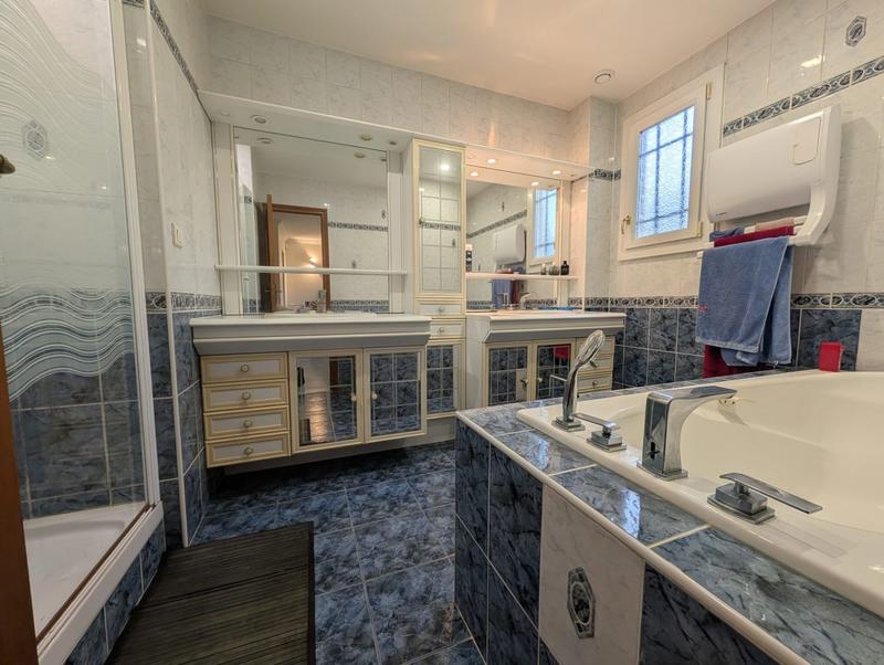 Maison - 127 m² - 8 pièces