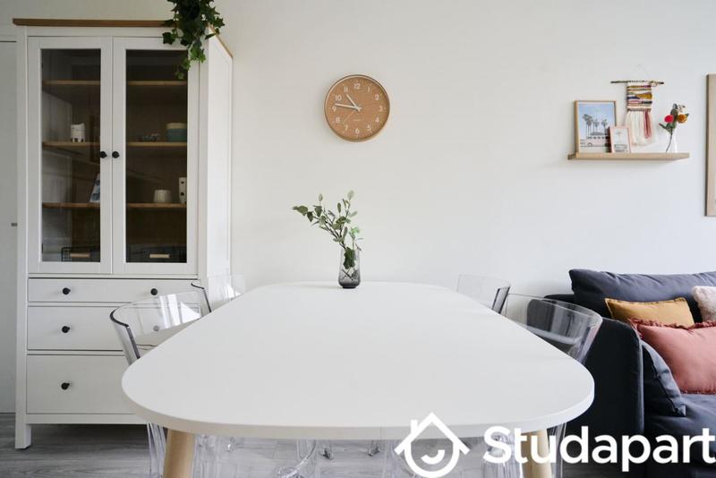 Chambre - 9 m² - 1 pièce