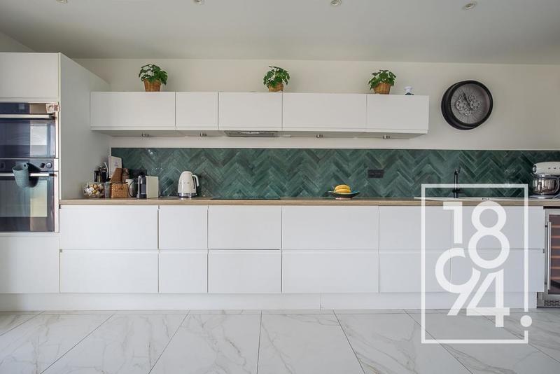 Appartement - 105 m² - 5 pièces