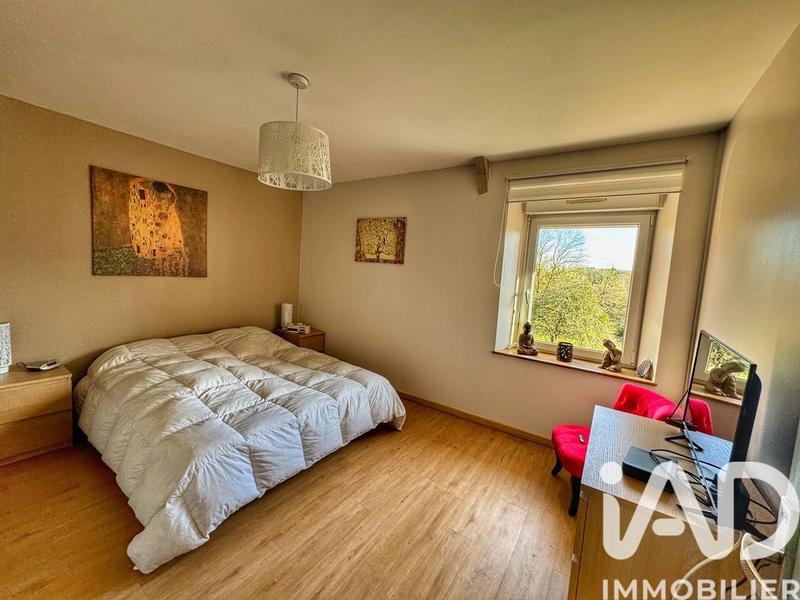 Maison - 230 m² - 8 pièces