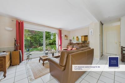 Maison - 142 m² - 7 pièces
