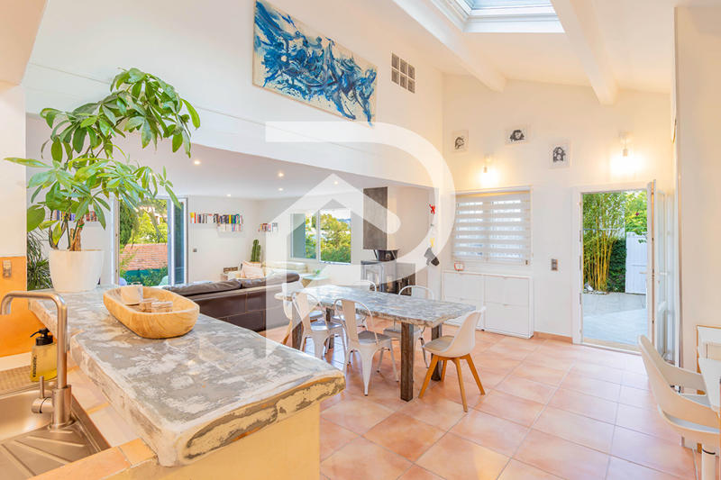 Maison - 115 m² - 4 pièces