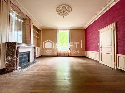 Maison - 295 m² - 10 pièces