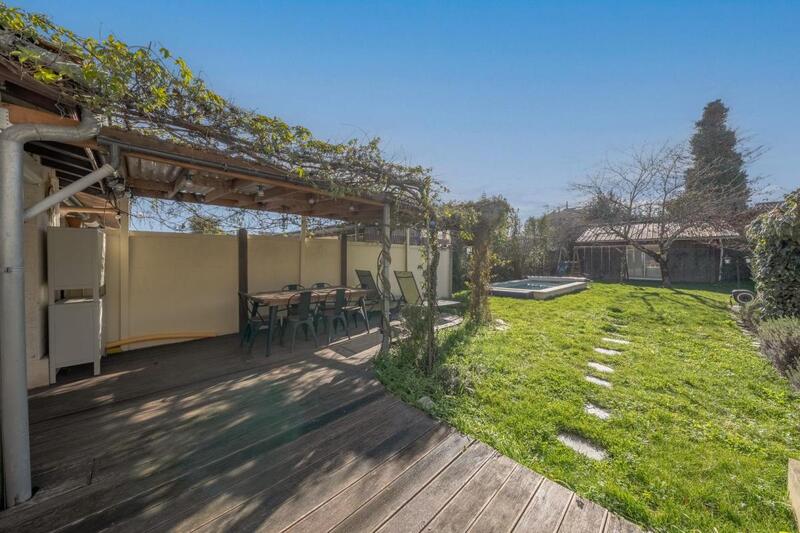 Maison - 202 m² - 5 pièces