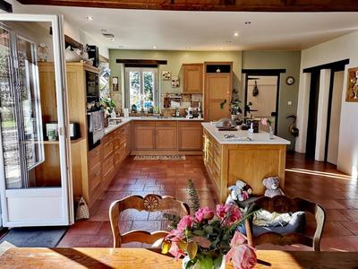 Propriété - 292 m² - 8 pièces