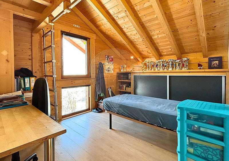 Maison - 201 m² - 7 pièces