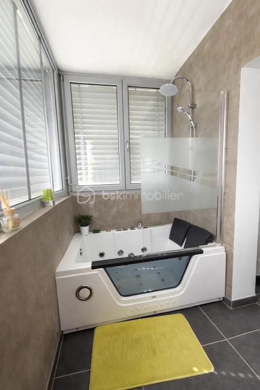 Propriété - 196 m² - 7 pièces