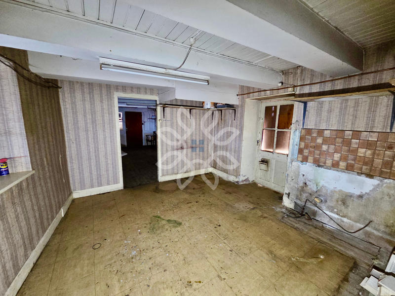 Immeuble - 305 m² - 20 pièces