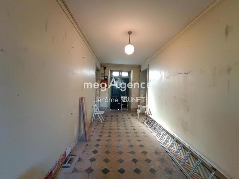 Maison - 400 m² - 16 pièces