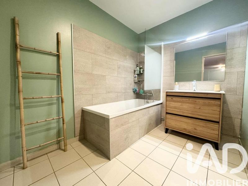 Maison - 223 m² - 7 pièces