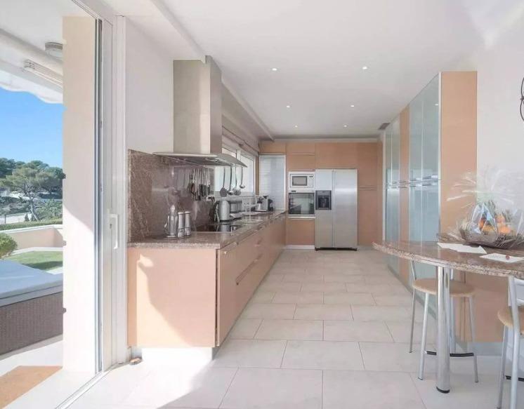 Villa - 330 m² - 7 pièces