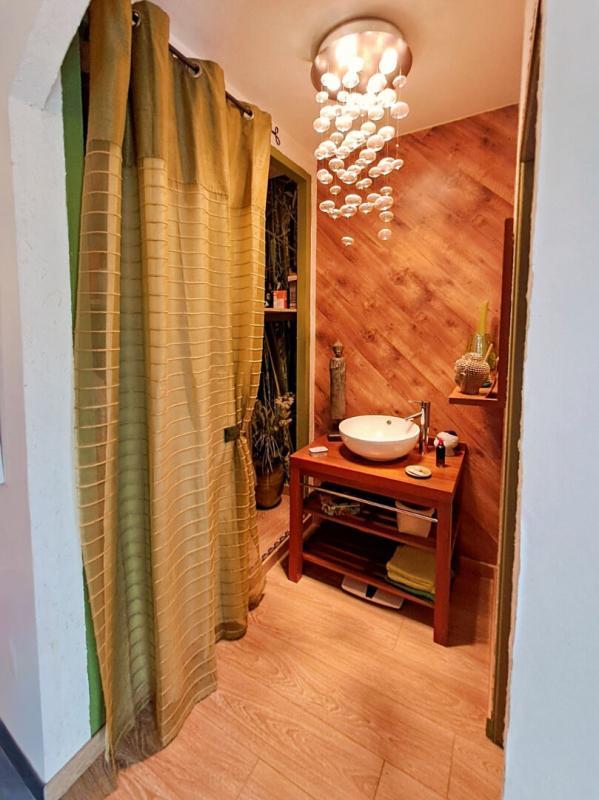 Maison - 222 m² - 8 pièces