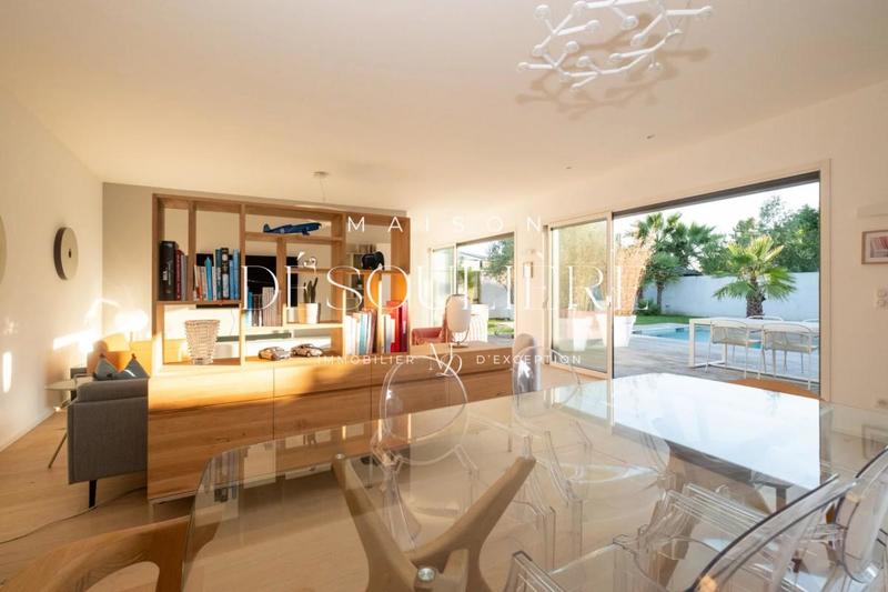 Villa - 220 m² - 7 pièces