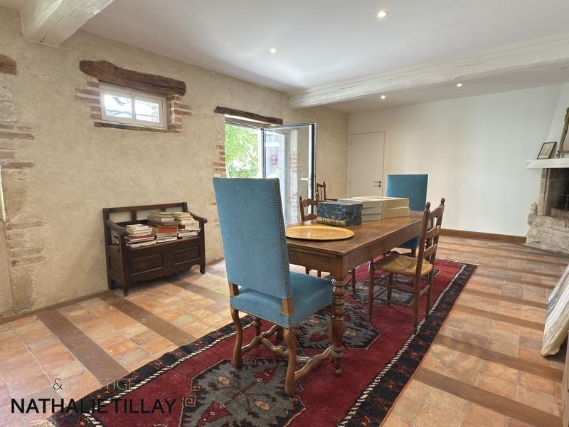 Maison - 380 m² - 11 pièces