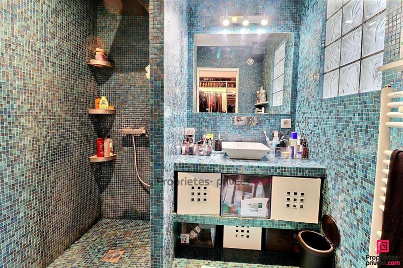 Maison - 268 m² - 10 pièces