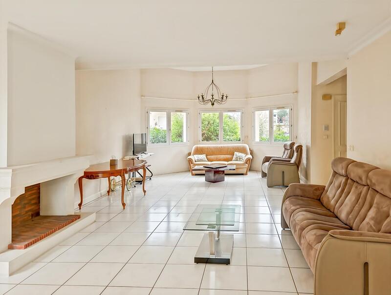 Maison - 200 m² - 6 pièces