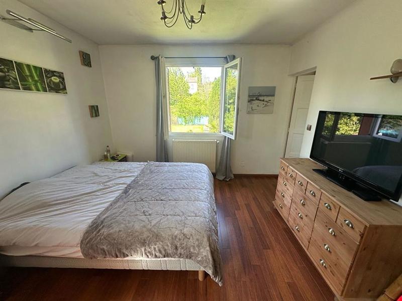 Maison - 200 m² - 8 pièces