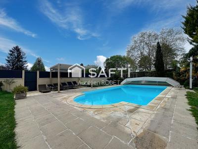 Maison - 153 m² - 9 pièces