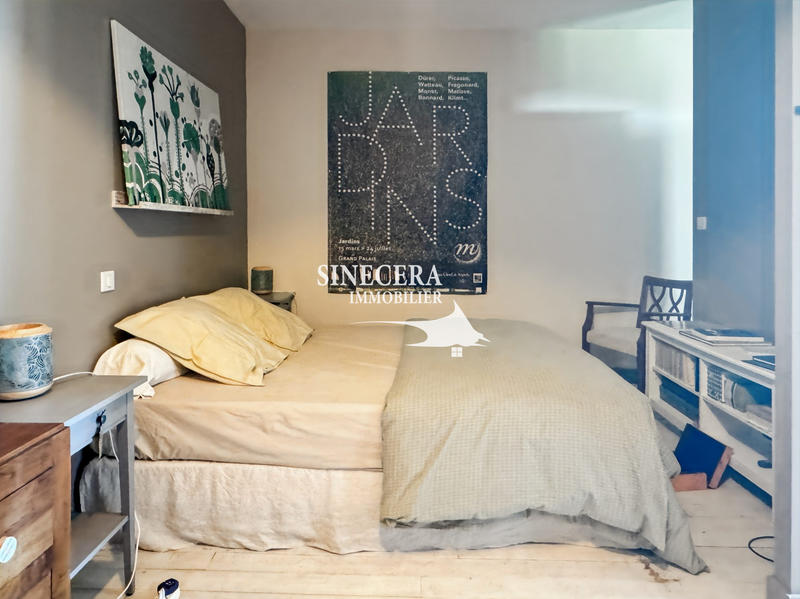 Maison - 260 m² - 9 pièces