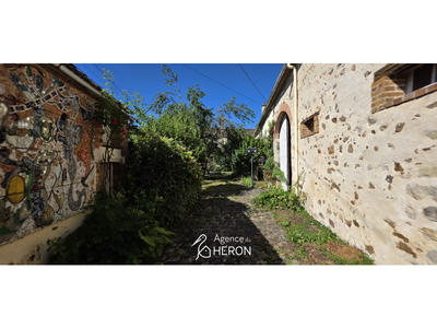 Maison - 201 m² - 7 pièces