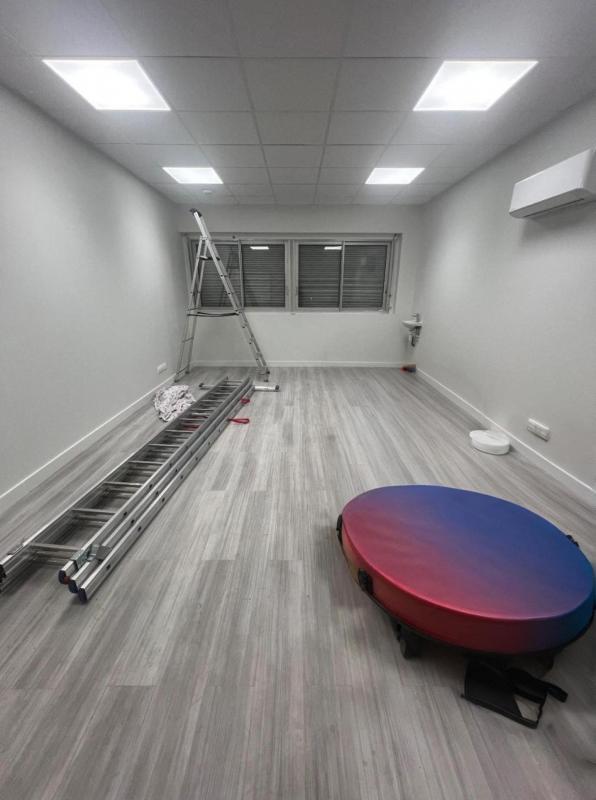 Local commercial - 107 m² - 4 pièces