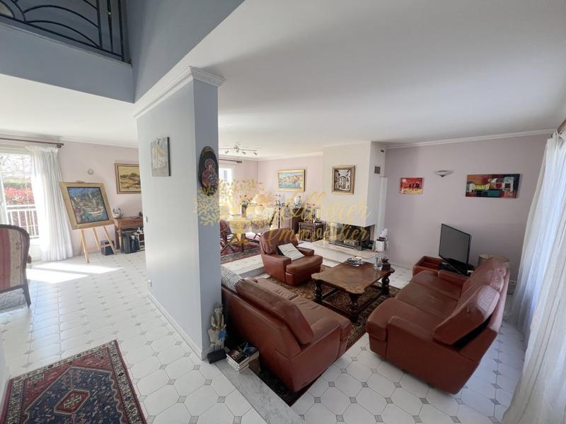 Pavillon - 135 m² - 6 pièces