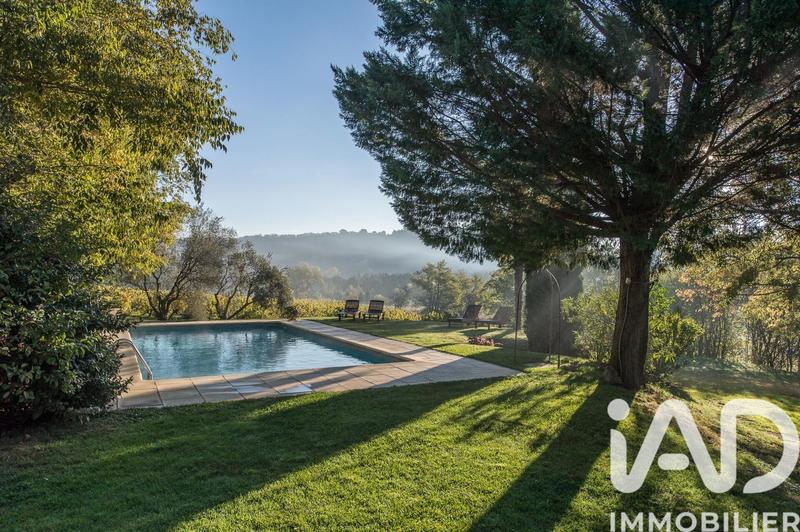 Maison - 402 m² - 12 pièces