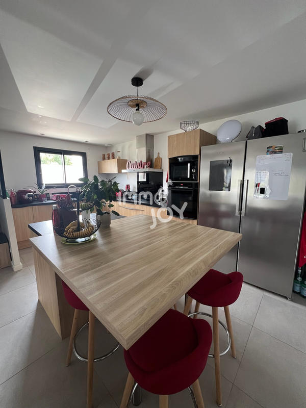 Maison - 102 m² - 4 pièces