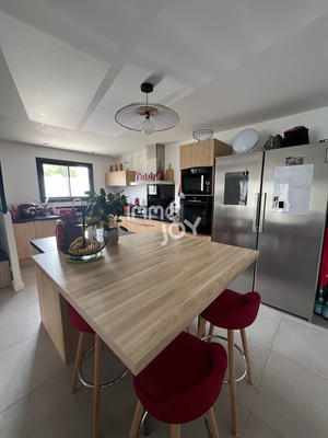 Maison - 102 m² - 4 pièces