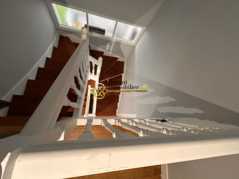 Demeure - 194 m² - 7 pièces