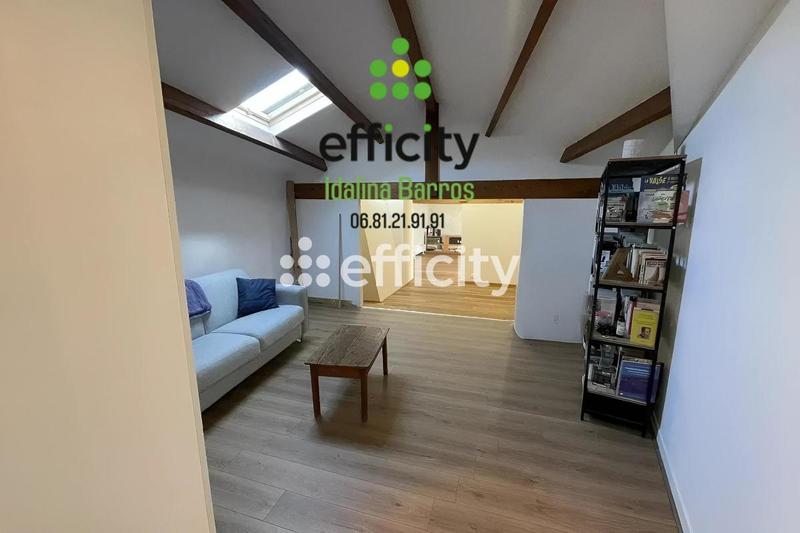 Maison - 240 m² - 7 pièces