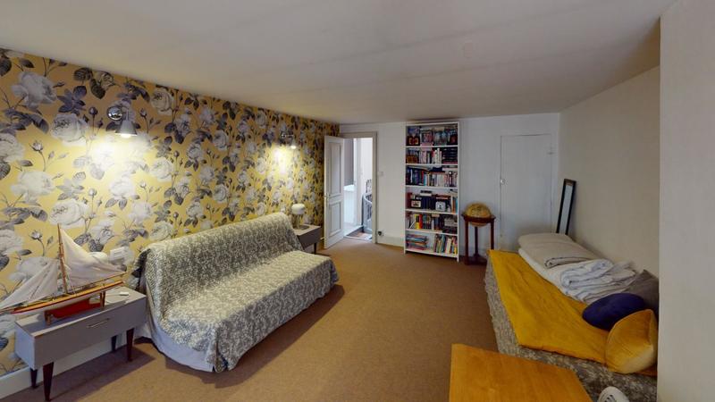 Maison - 300 m² - 8 pièces