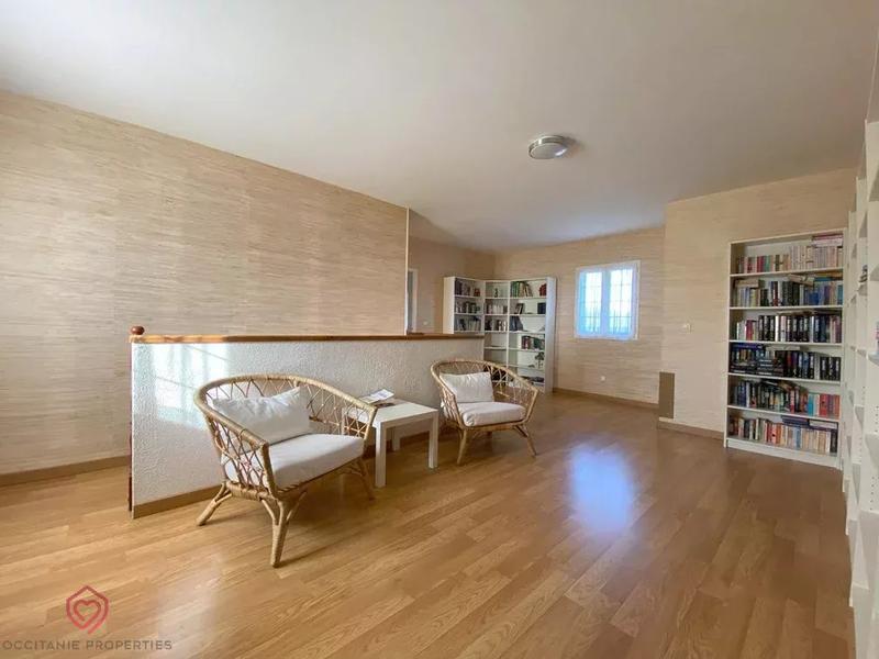 Maison - 215 m² - 5 pièces