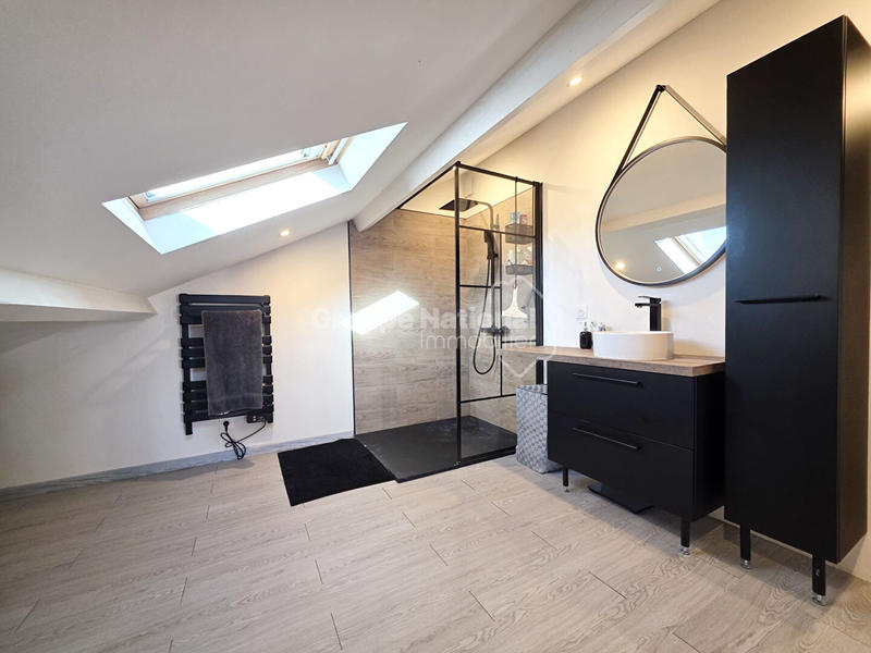 Maison - 208 m² - 6 pièces