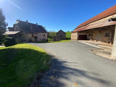 Maison - 273 m² - 8 pièces