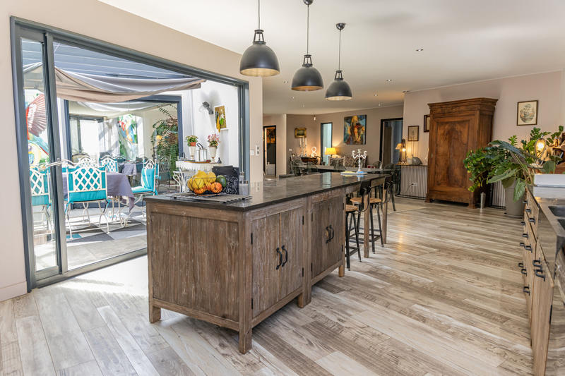 Maison - 212 m² - 6 pièces