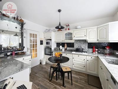 Maison - 121 m² - 6 pièces