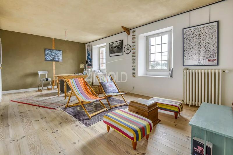 Maison - 189 m² - 9 pièces