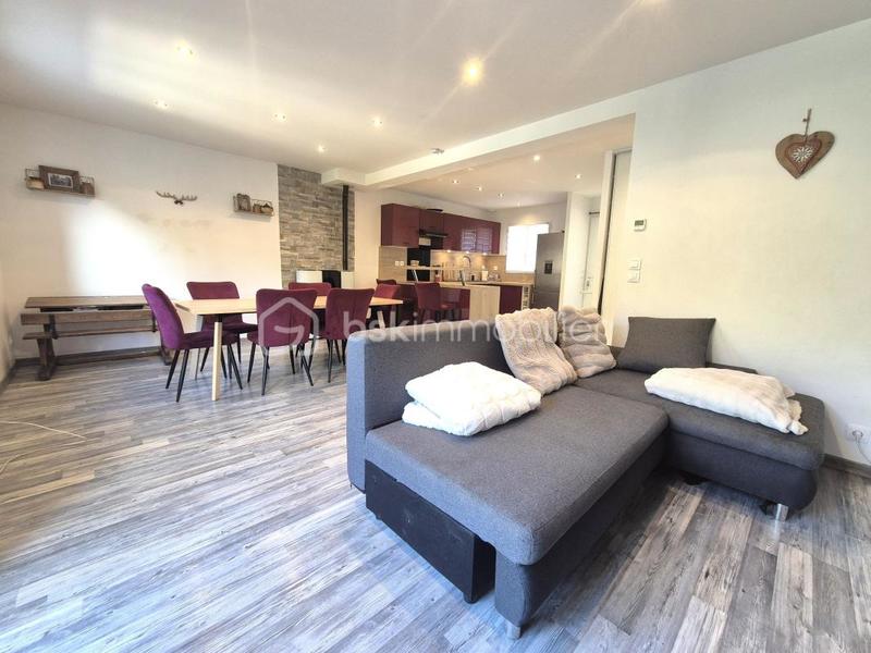 Maison - 90 m² - 4 pièces